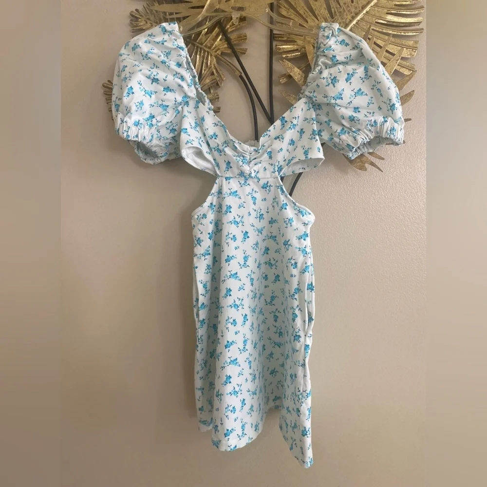 Zara White and Blue Backless Dress - Picture 2 of 3